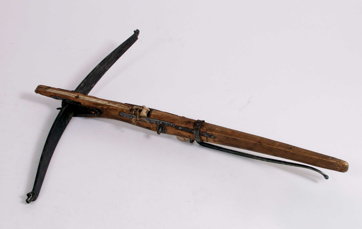 Armbrøst - Norsk Folkemuseum / DigitaltMuseum