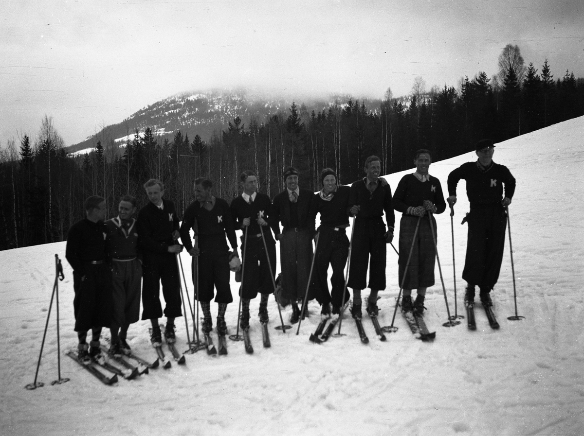 Deltakere fra Kongsberg i utforrenn i Jondalen 1934 - Norsk ...