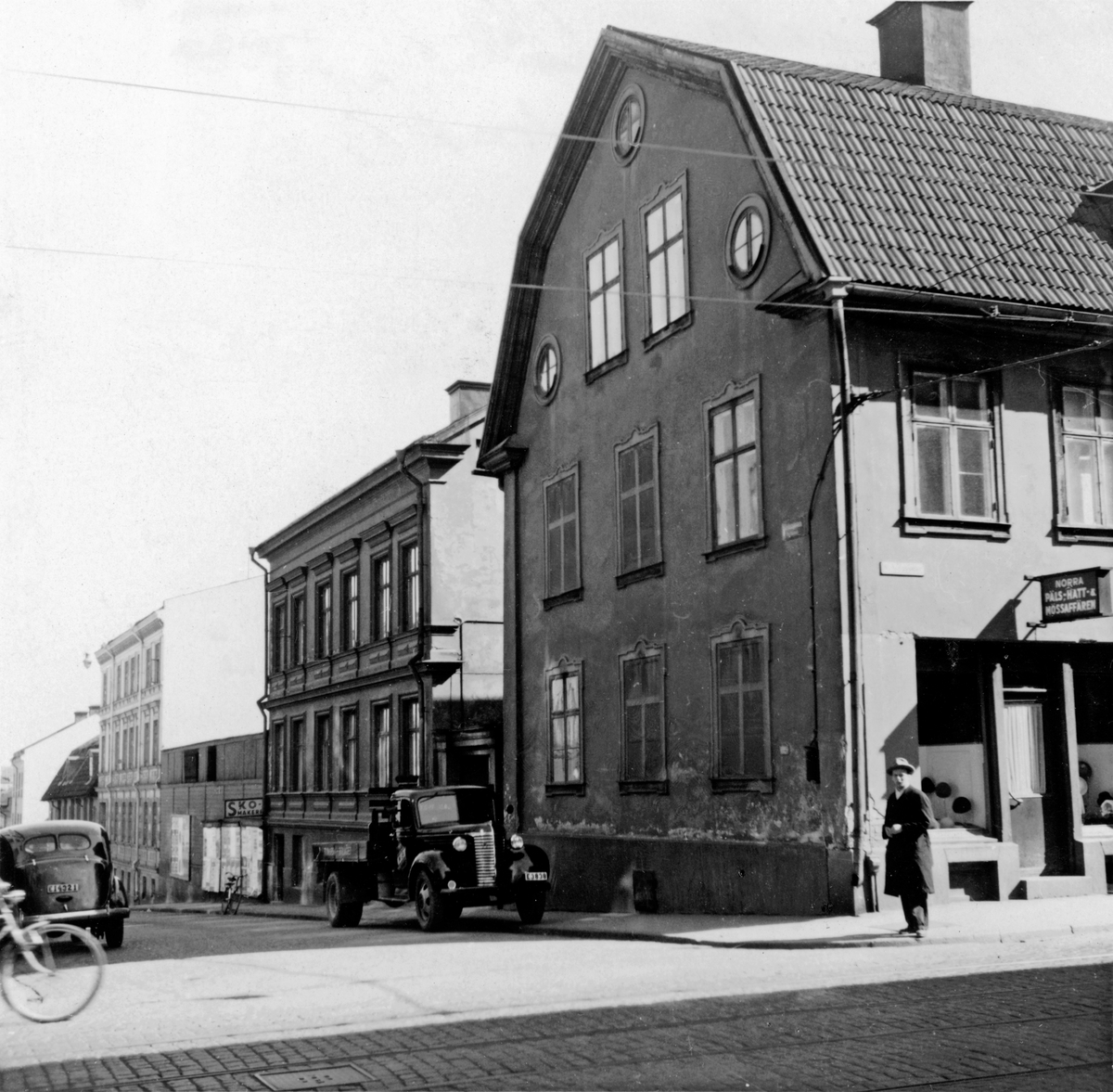 Parti av Vattengatan vid Norra Kungsgatan i Norrköping 1953 ...