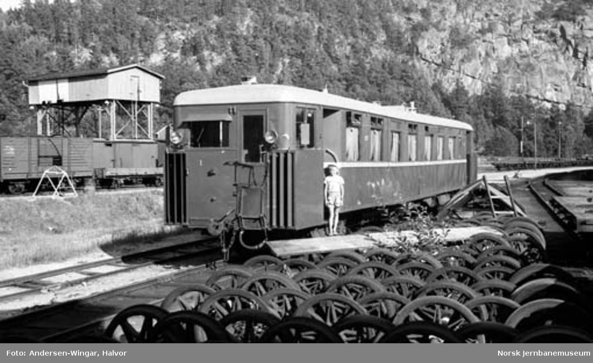 Setesdalsbanens motorvogn litra Bmbo nr. 2675 - Norsk jernbanemuseum ...