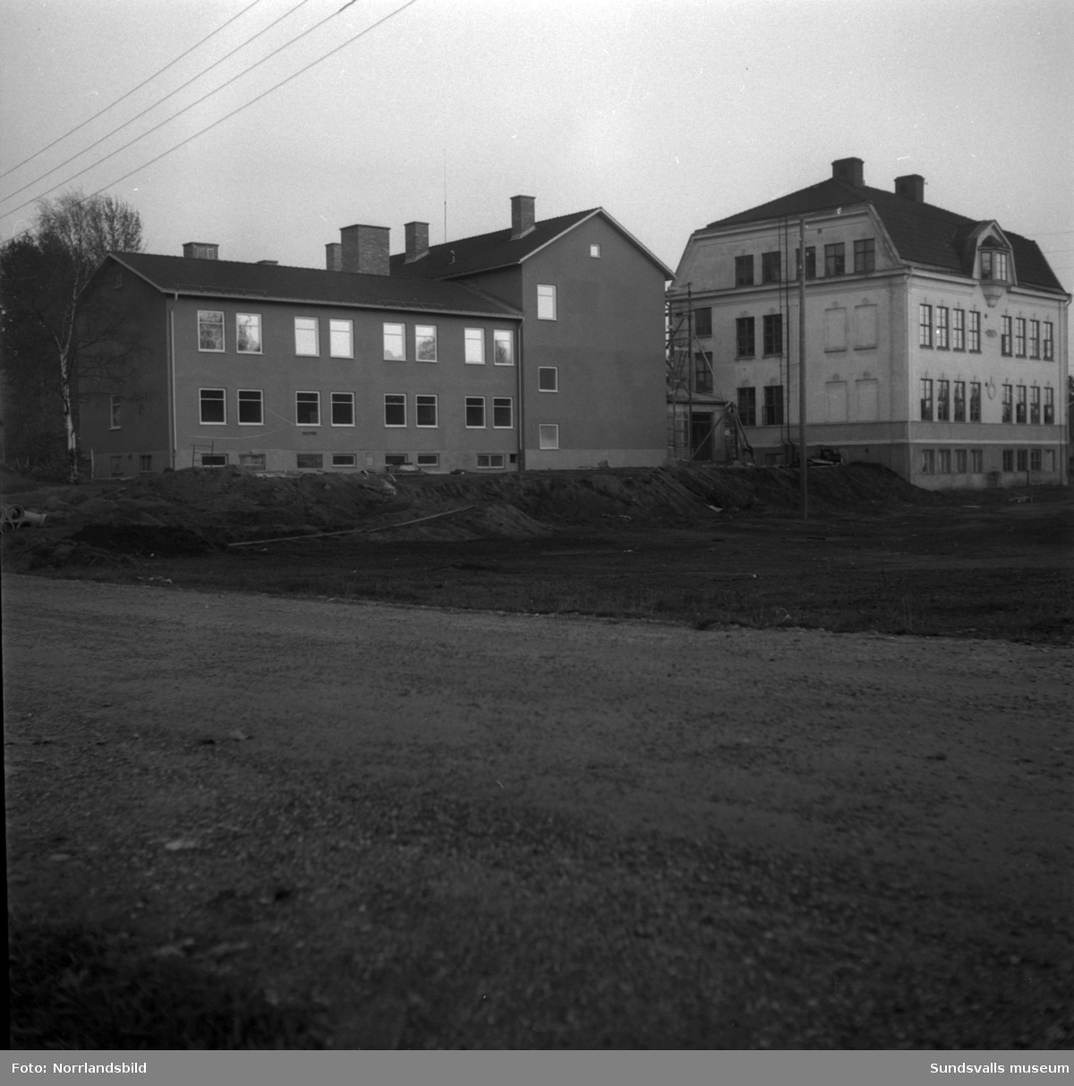 Nytt skolhus i Nolby. Numera (2016) är byggnaden en del av ...