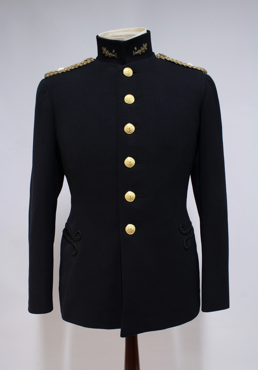 Politiuniform M/1935 - Justismuseet / DigitaltMuseum