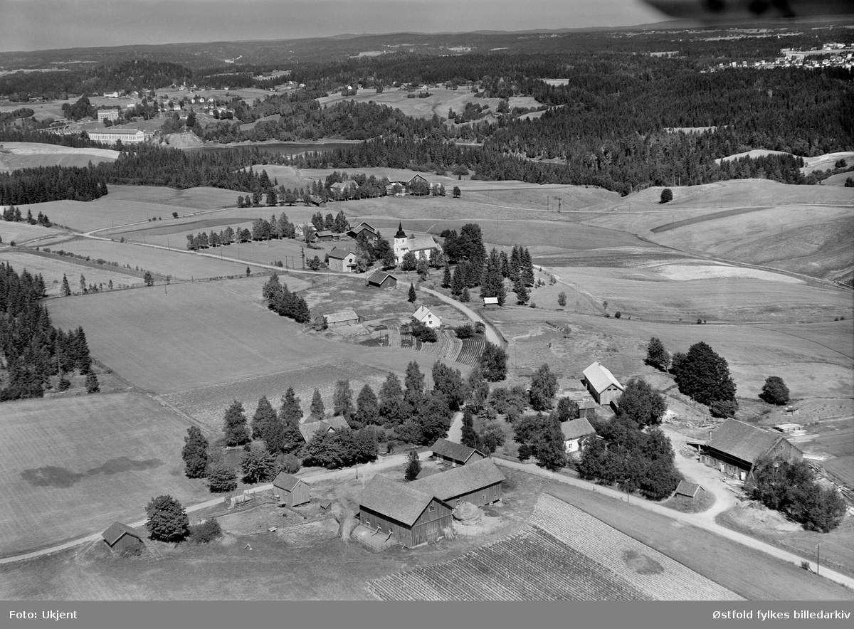 Flyfoto av Prestby gård 119.1, Heli i Spydeberg. Spydeberg, flyfoto ...