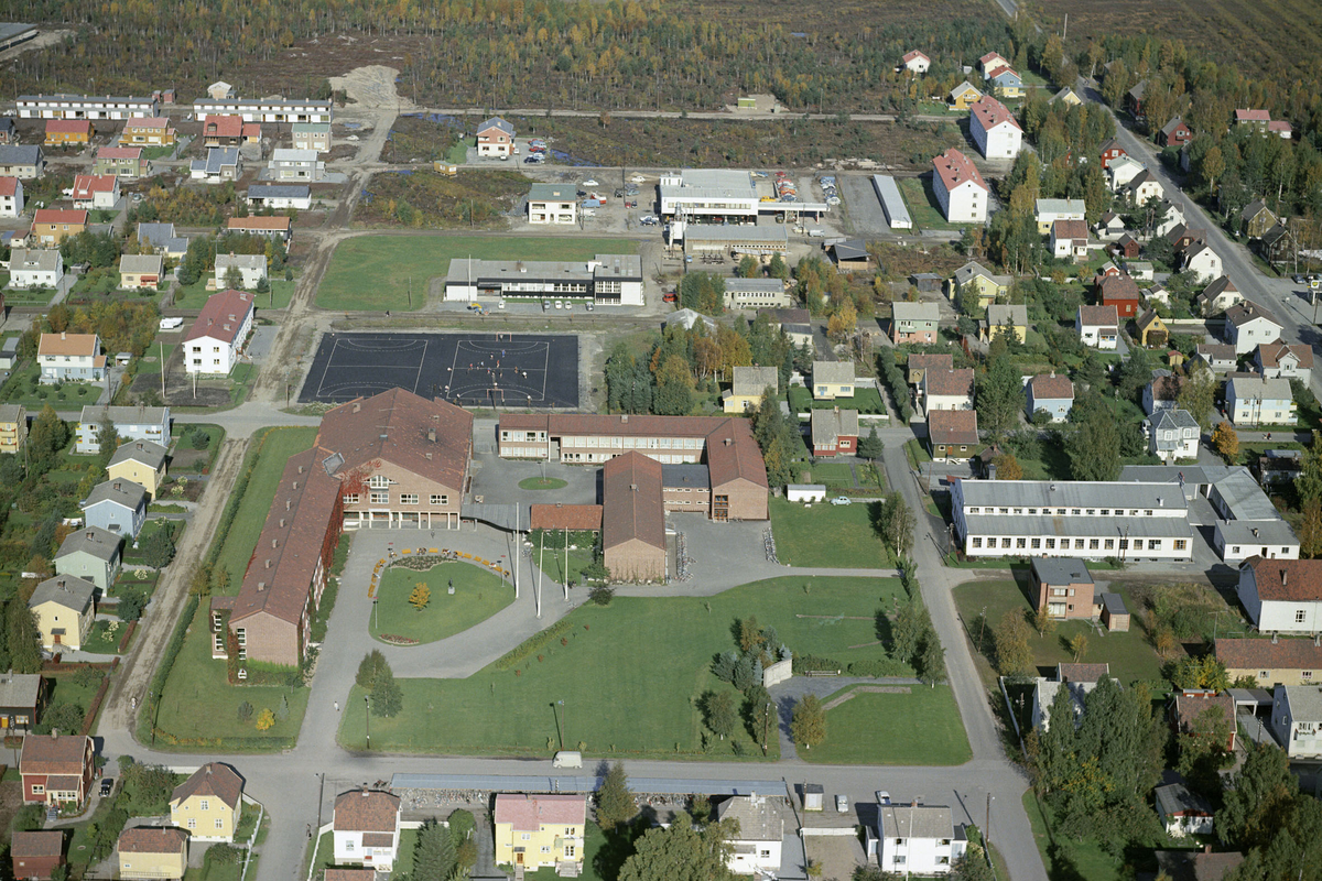 LILLESTRØM VIDEREGÅENDE SKOLE SKOLE - Akershusbasen / DigitaltMuseum