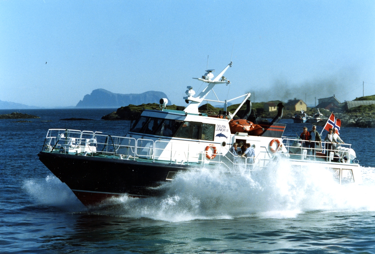 M/S Delfin Junior II (b.1988, Båtutrustning A/S ...